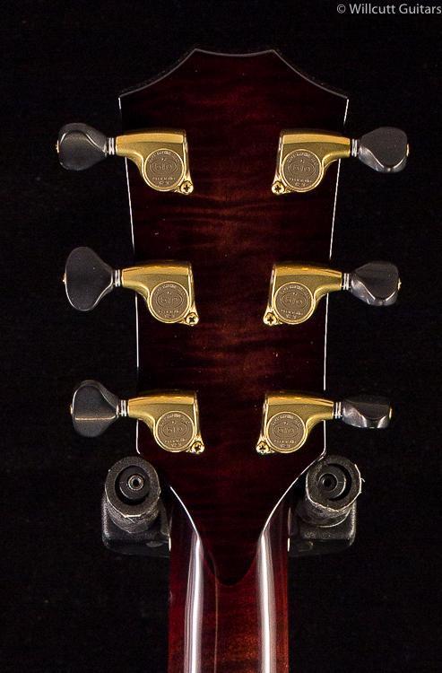 Taylor Custom 11091 Grand Auditorium 12 Fret Quilted Maple (146)