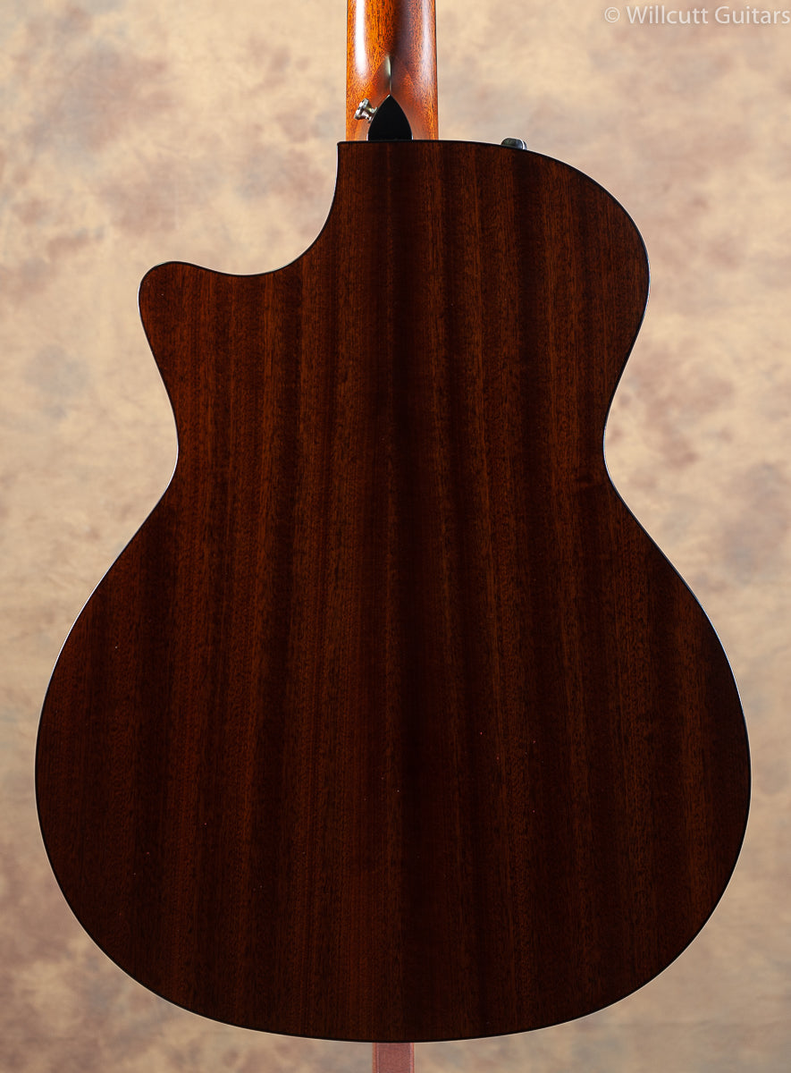 Taylor 314CE Cutaway V-Class USED