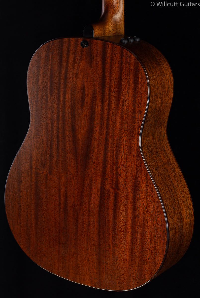 Taylor 517E Builders Edition V-Class Wild Honey Burst