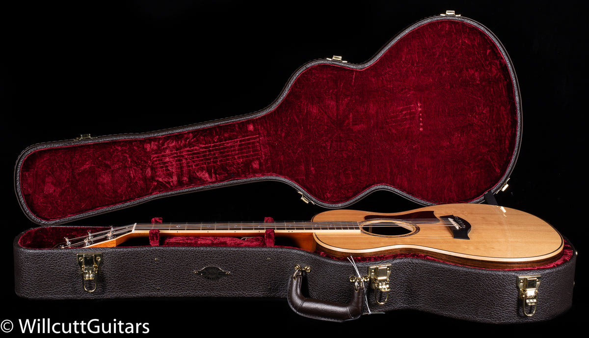 Taylor 812 Grand Concert USED