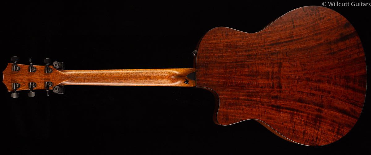 Taylor 326ce Baritone LTD