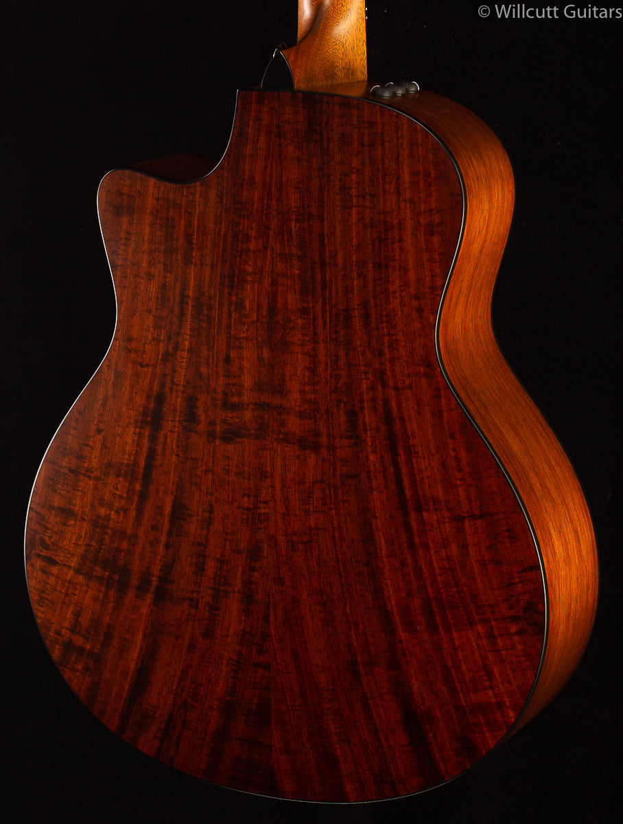 Taylor 326ce Baritone LTD