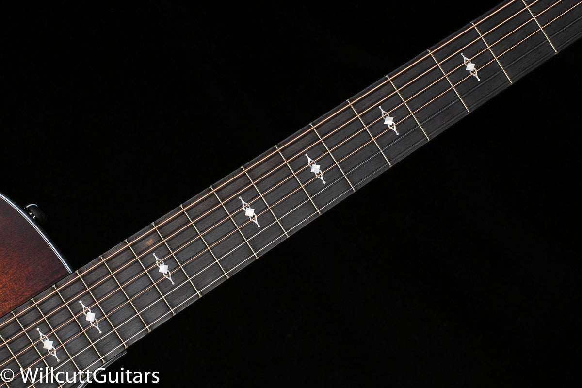 Taylor 322ce Grand Concert Mahogany Shaded Edge Burst (060)