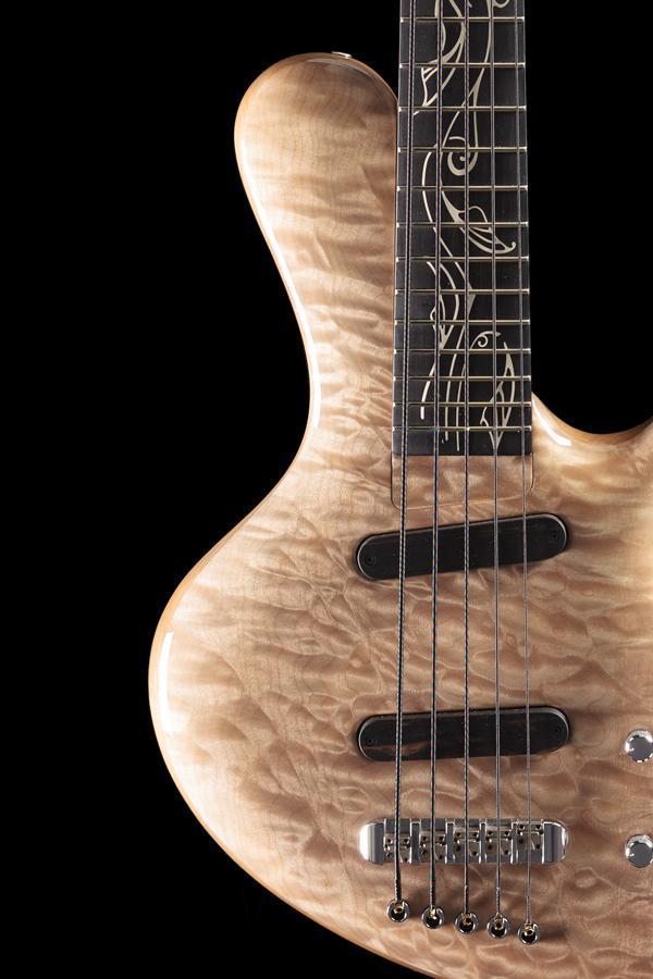 Ritter R8 Singlecut 5-String Captain Silver Bass Guitar (255)