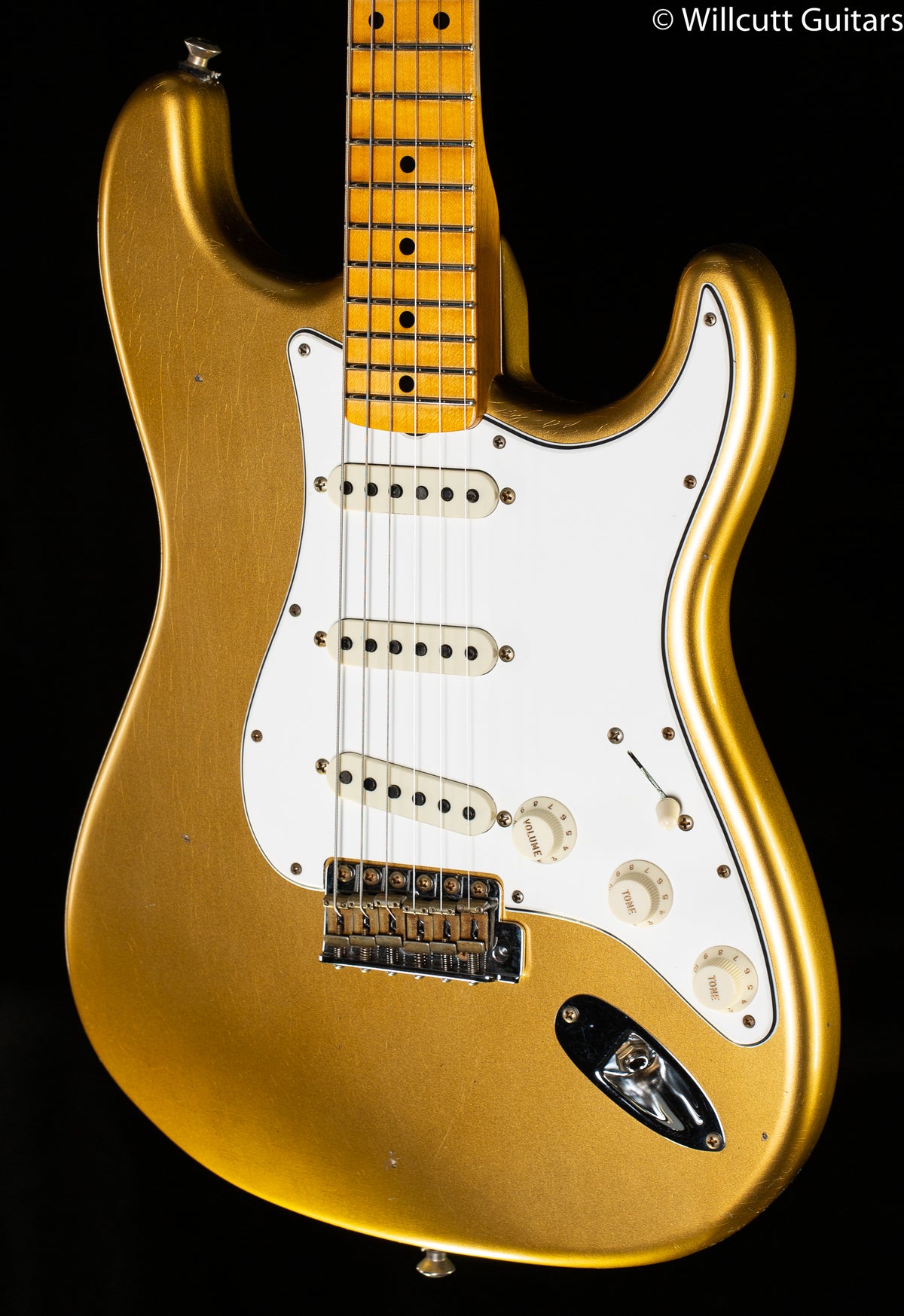 Fender Custom Shop Postmodern Strat Journeyman Relic, Maple Fingerboard, Aged Aztec Gold (754)