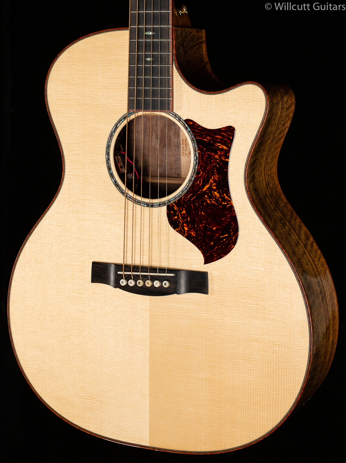 Martin Custom SFG GP14F, Cutaway, Claro Walnut