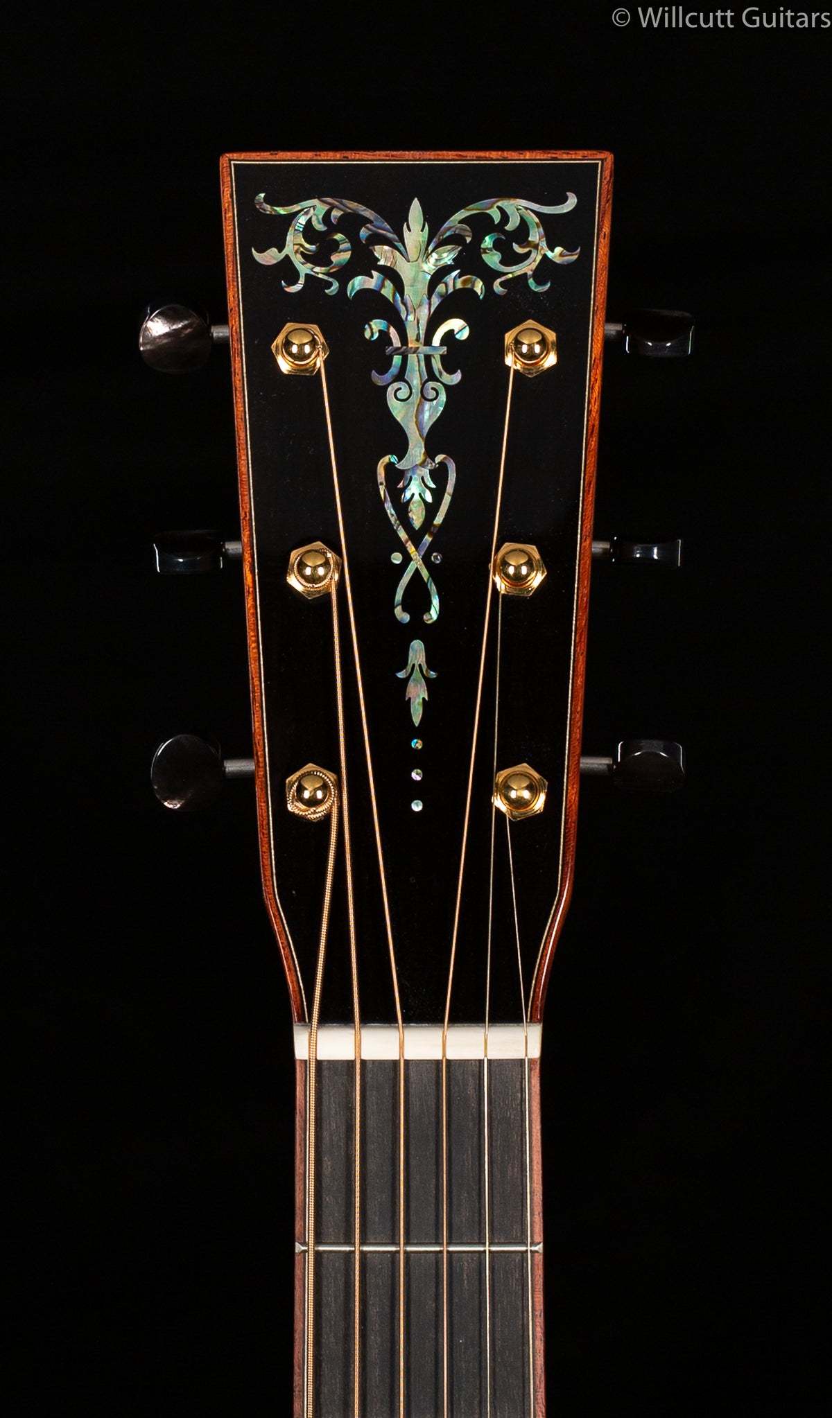 Martin Custom SFG GP14F, Cutaway, Claro Walnut