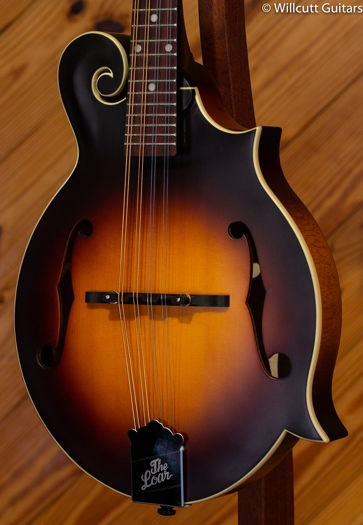 Loar Carved F Mandolin, Hand Carved, Matte Sunburst DEMO