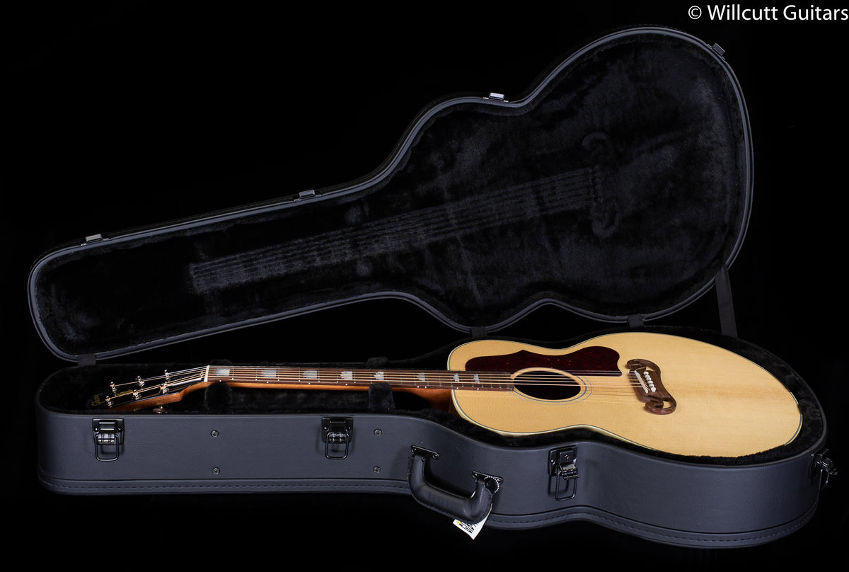 Gibson SJ-200 Studio Walnut