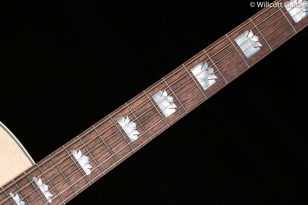 Gibson SJ-200 Studio Walnut