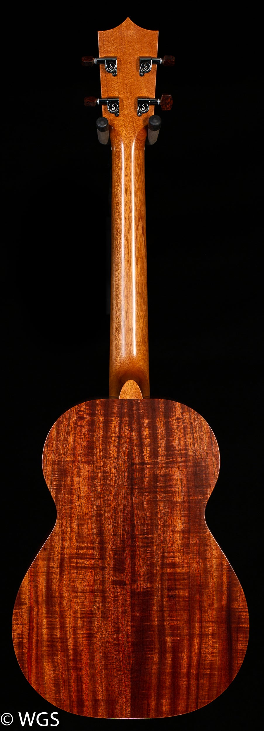 Kamaka Standard HF-4 Baritone Ukulele w/Case