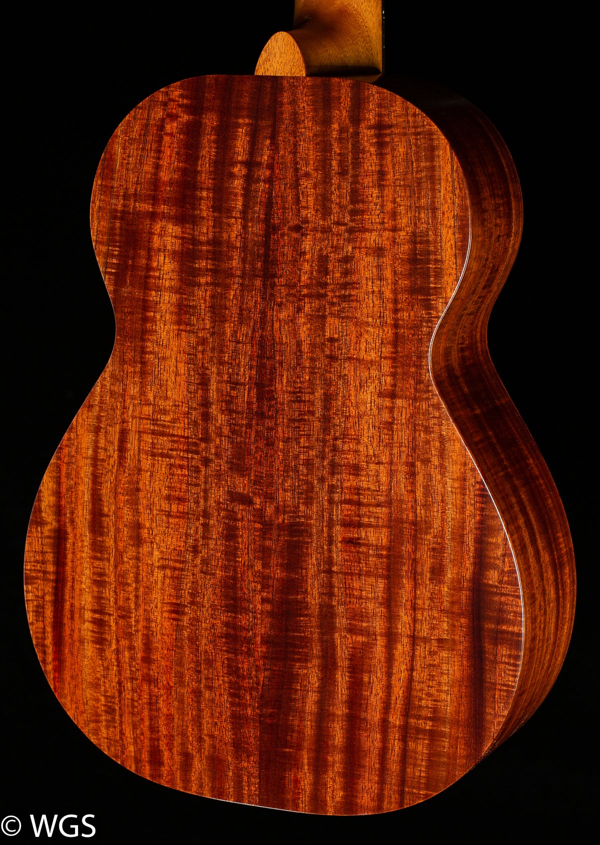 Kamaka Standard HF-4 Baritone Ukulele w/Case