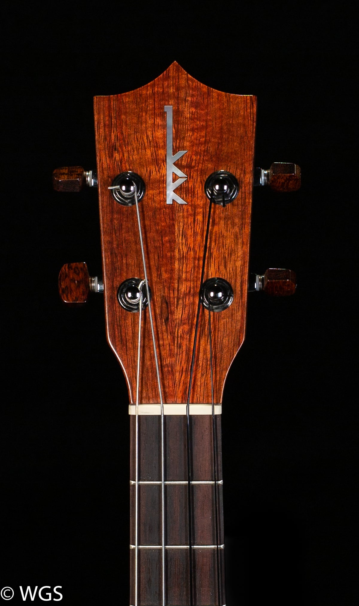 Kamaka Standard HF-4 Baritone Ukulele w/Case