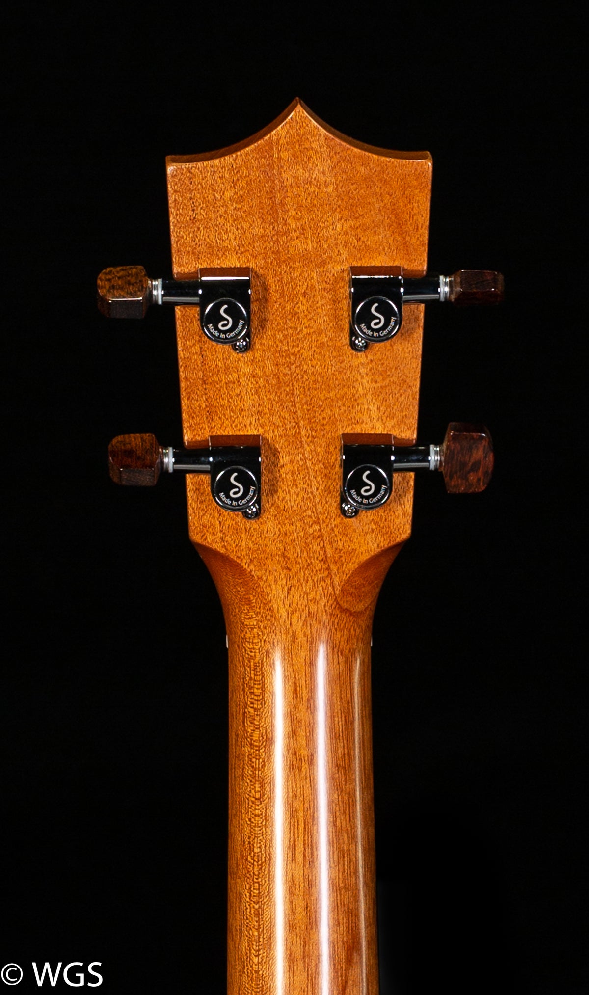 Kamaka Standard HF-4 Baritone Ukulele w/Case