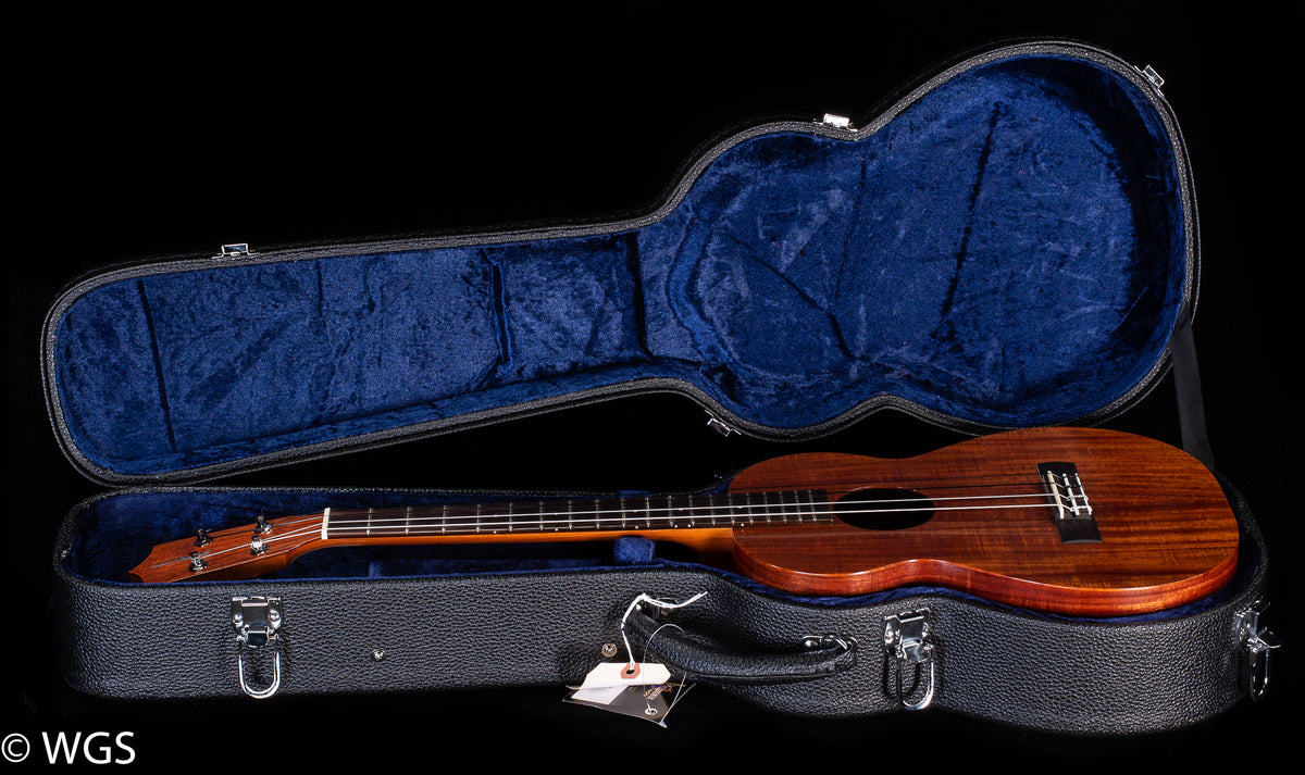 Kamaka Standard HF-4 Baritone Ukulele w/Case