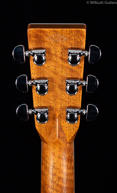 Martin Custom Shop 00 "Dark Desert Highway" (851)