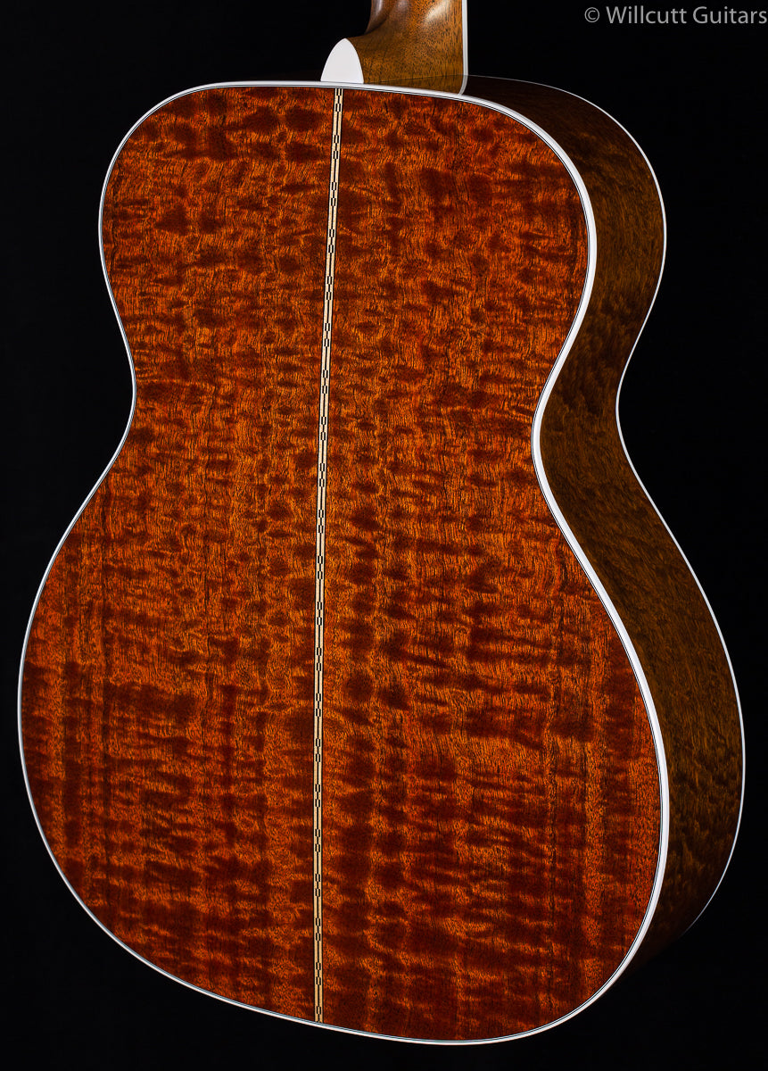 Martin Custom Shop 00-14 "Dark Desert Highway" (853)