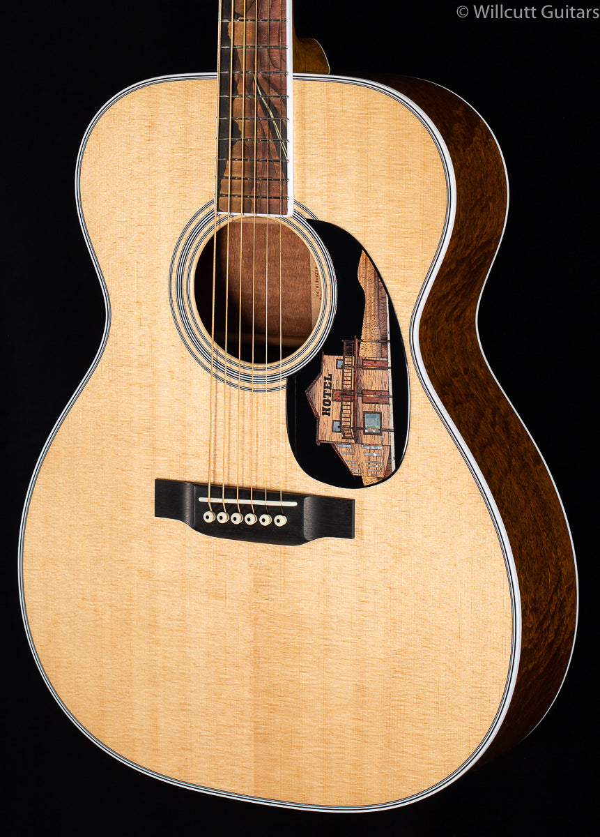 Martin Custom Shop 00-14 "Dark Desert Highway" (853)