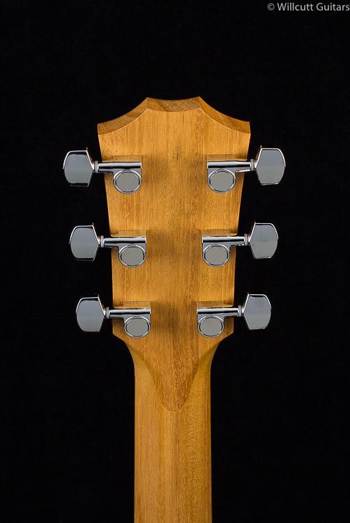 Taylor Academy 12 E Acoustic w/ Gig Bag
