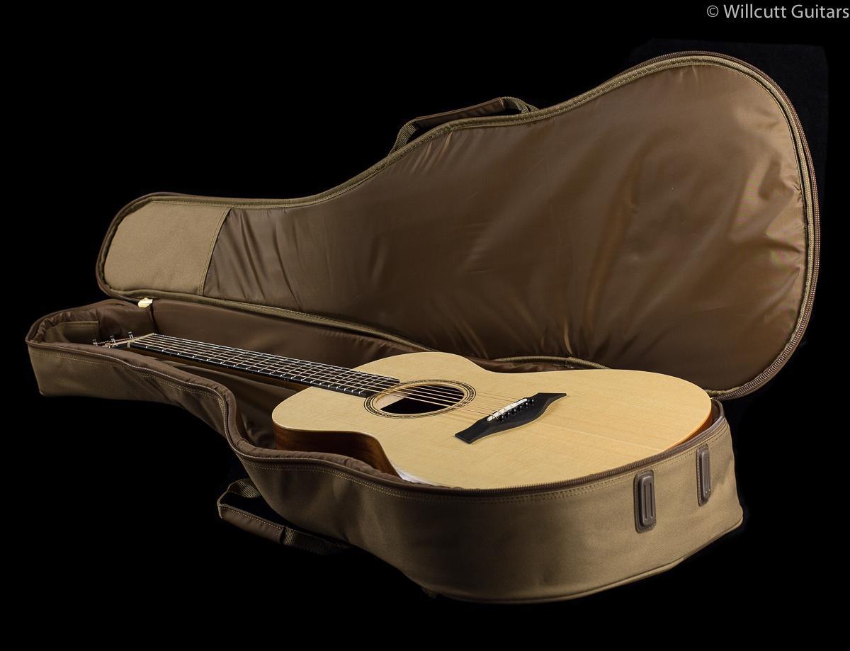 Taylor Academy 12 E Acoustic w/ Gig Bag