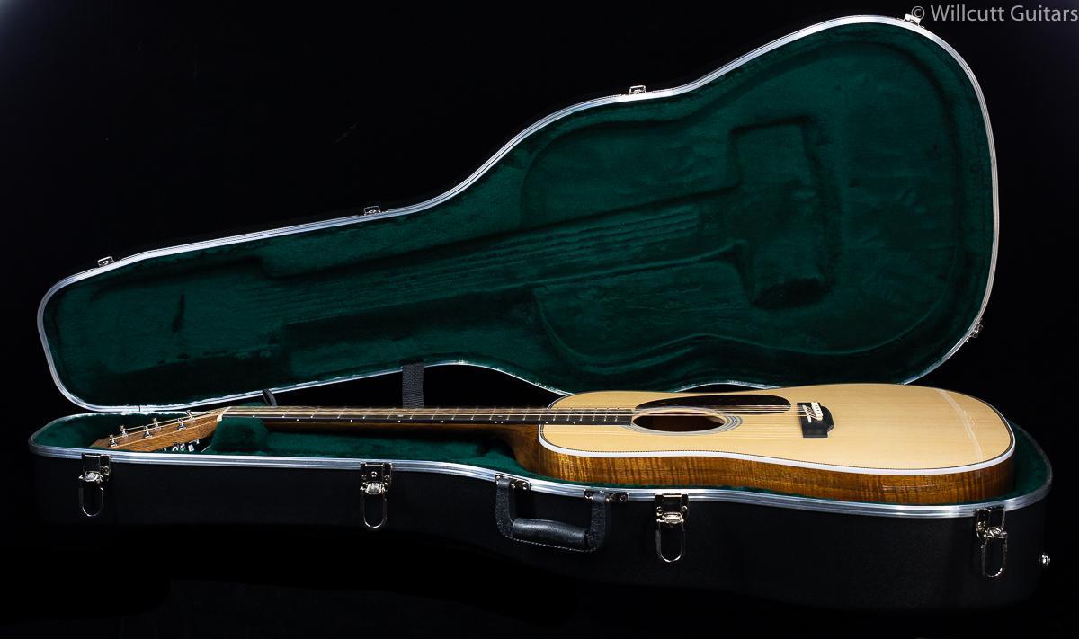 Martin Custom Shop Style 28 Dreadnought Herringbone Koa (704)