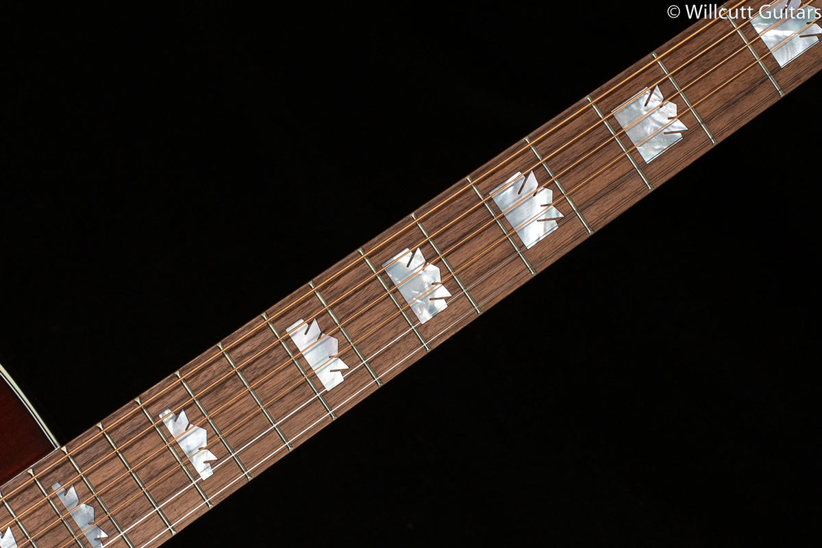 Gibson SJ-200 Studio Walnut Walnut Burst (100)