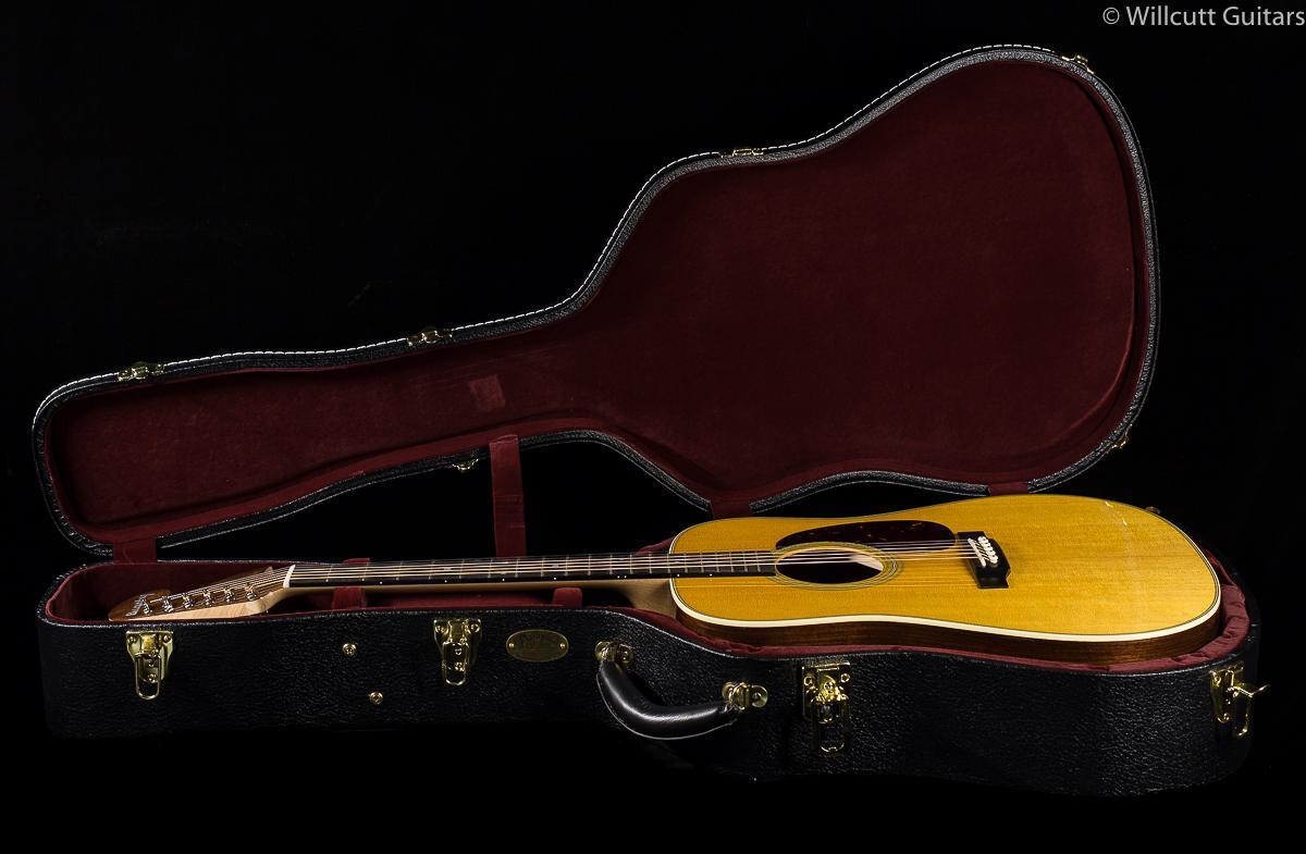 Martin D-28 Bigsby