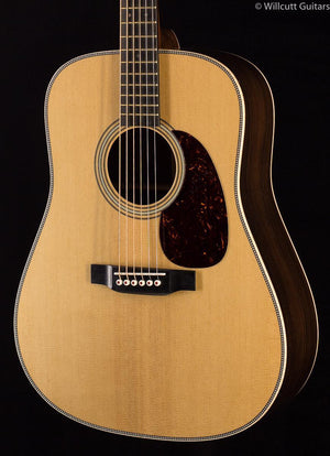 Martin D-28 Modern Deluxe