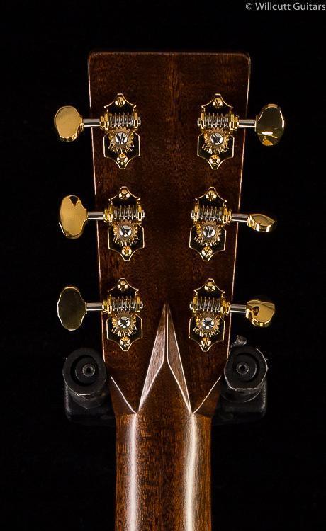 Martin D-28 Modern Deluxe