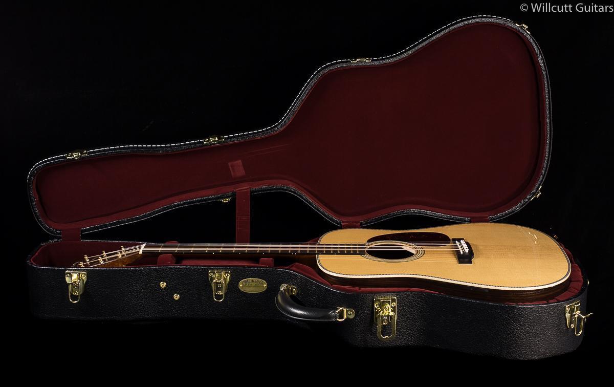 Martin D-28 Modern Deluxe