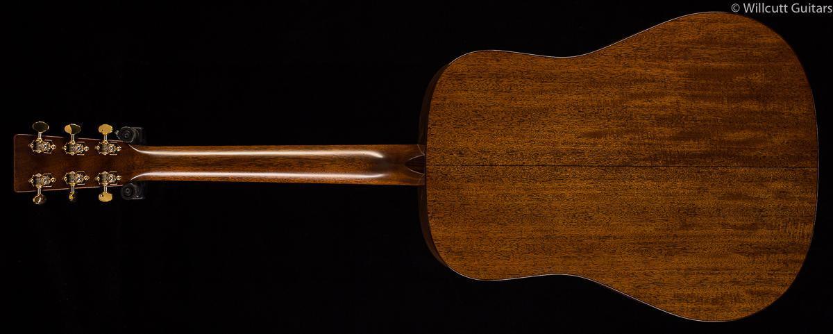 Martin D-18 Modern Deluxe (988)