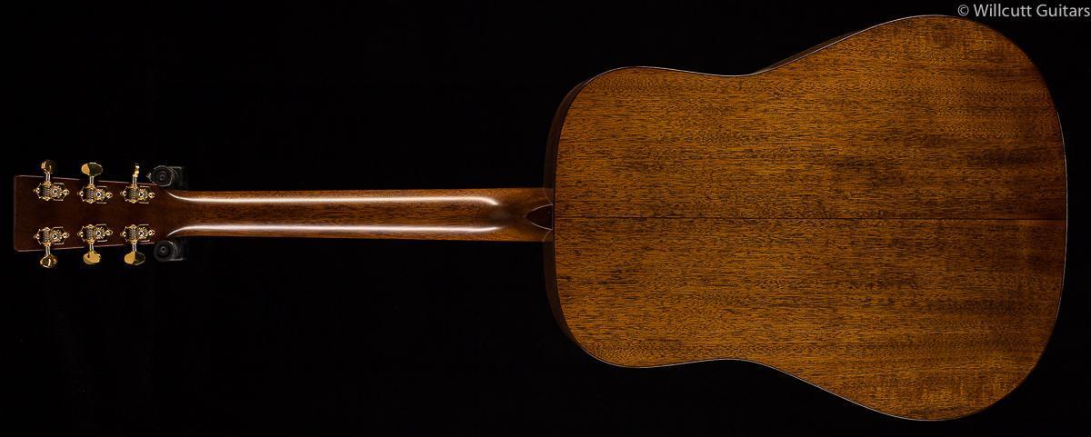 マーチン D18 Martin D-18 Acoustic Guitar | Martin Guitar