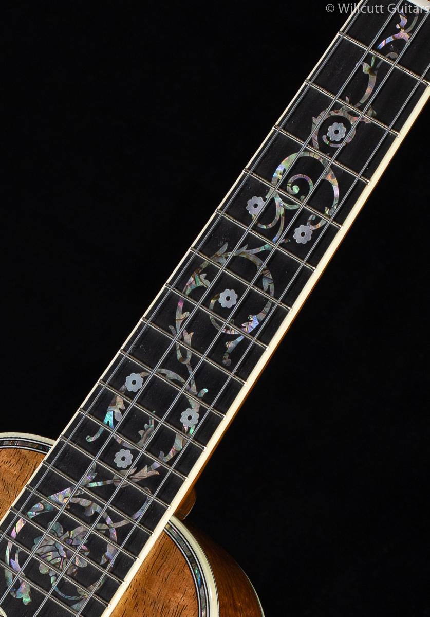 Martin Custom Shop Soprano Uke Koa Tree of Life Inlay (762)