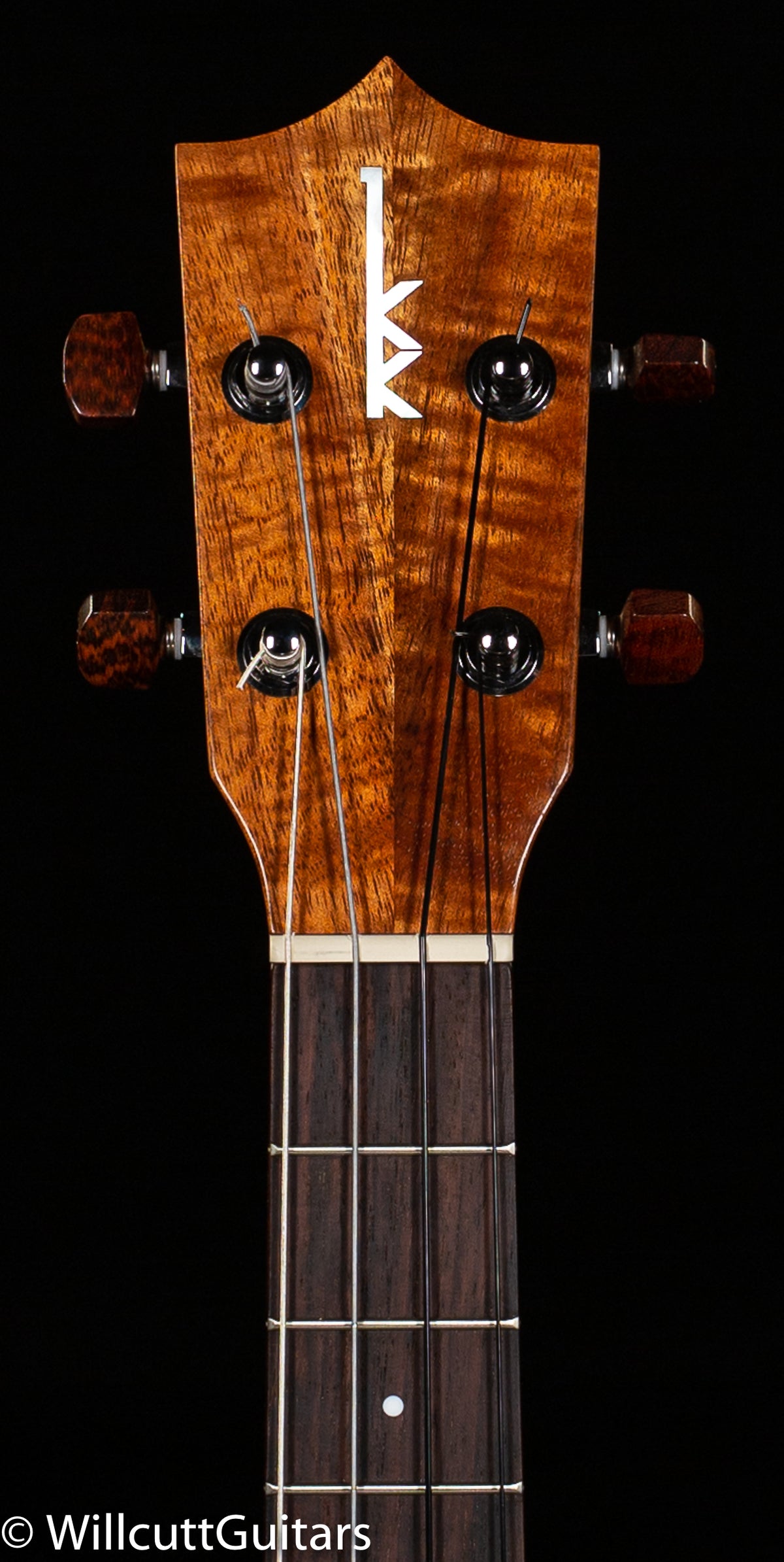 Kamaka HF-4 Baritone Ukulele with Case (096)