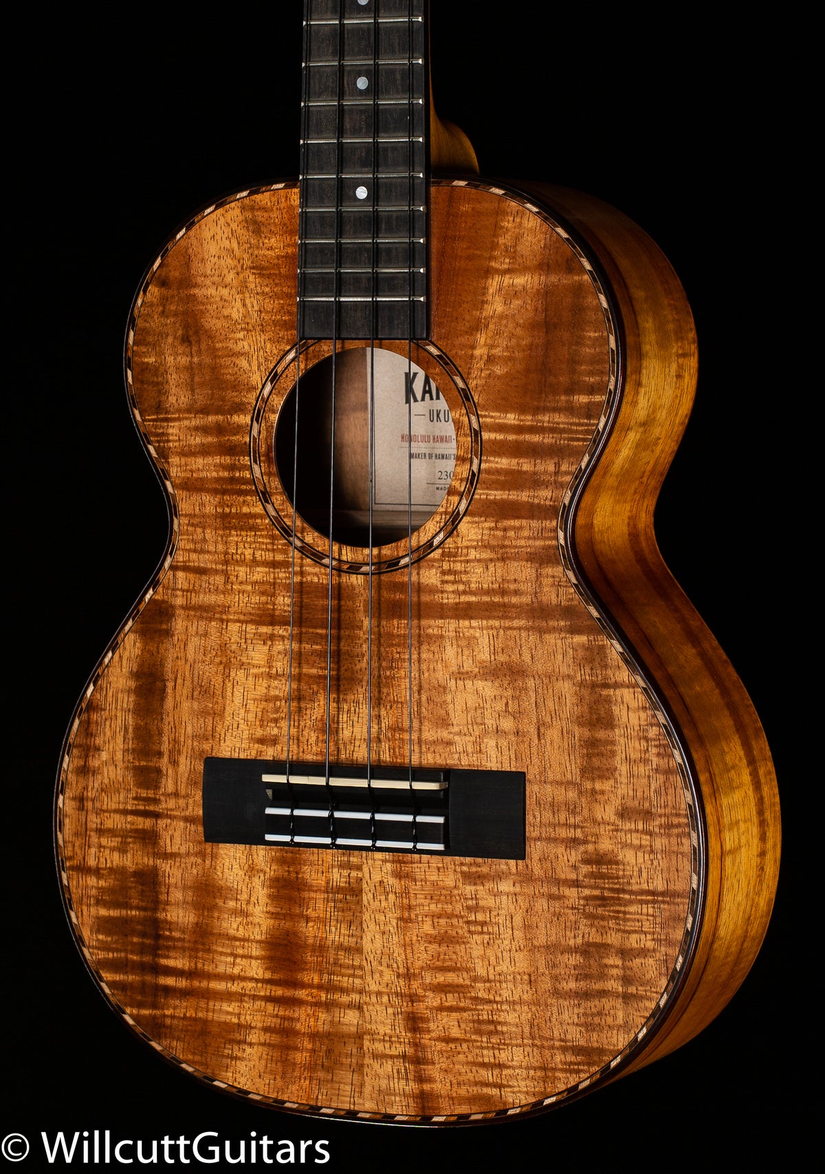 Kamaka HF-3 D Ukulele Tenor Deluxe with Case (100)