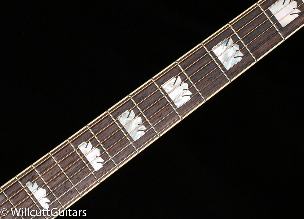 Gibson Elvis Presley SJ-200 (003)