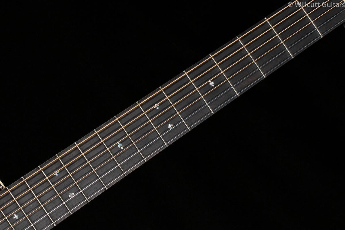 Martin HD-28 Ambertone