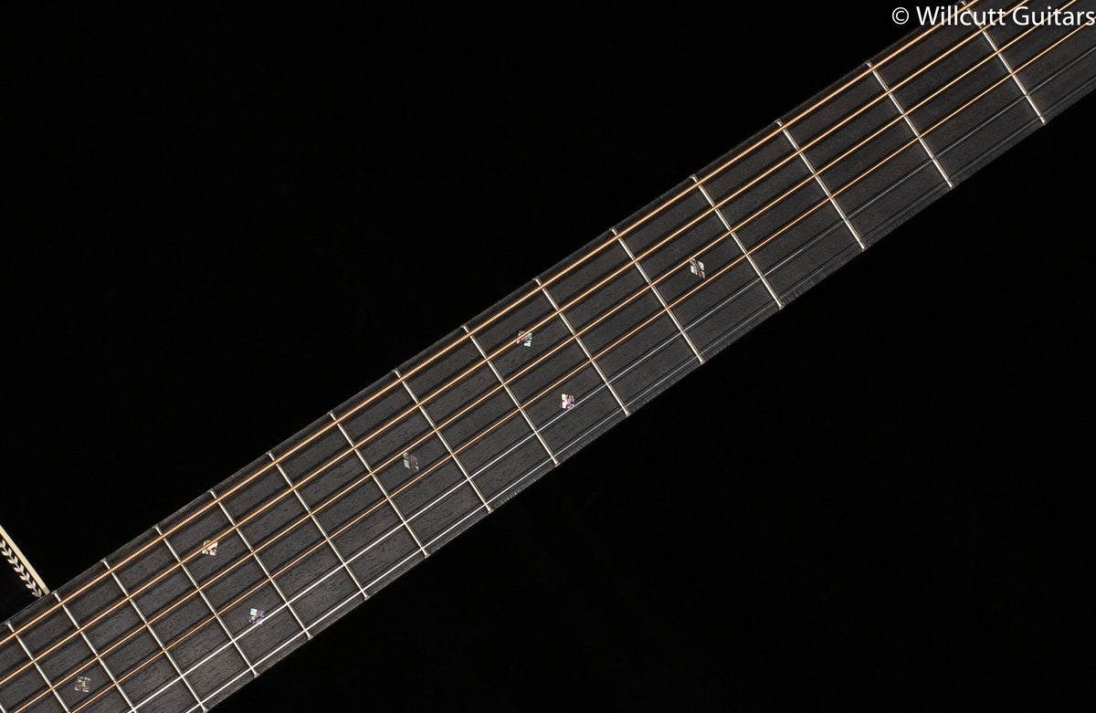 Martin HD-28 Sunburst