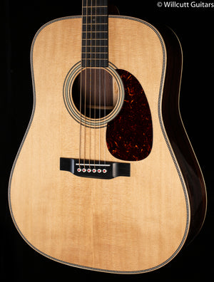 Martin D-28 Modern Deluxe