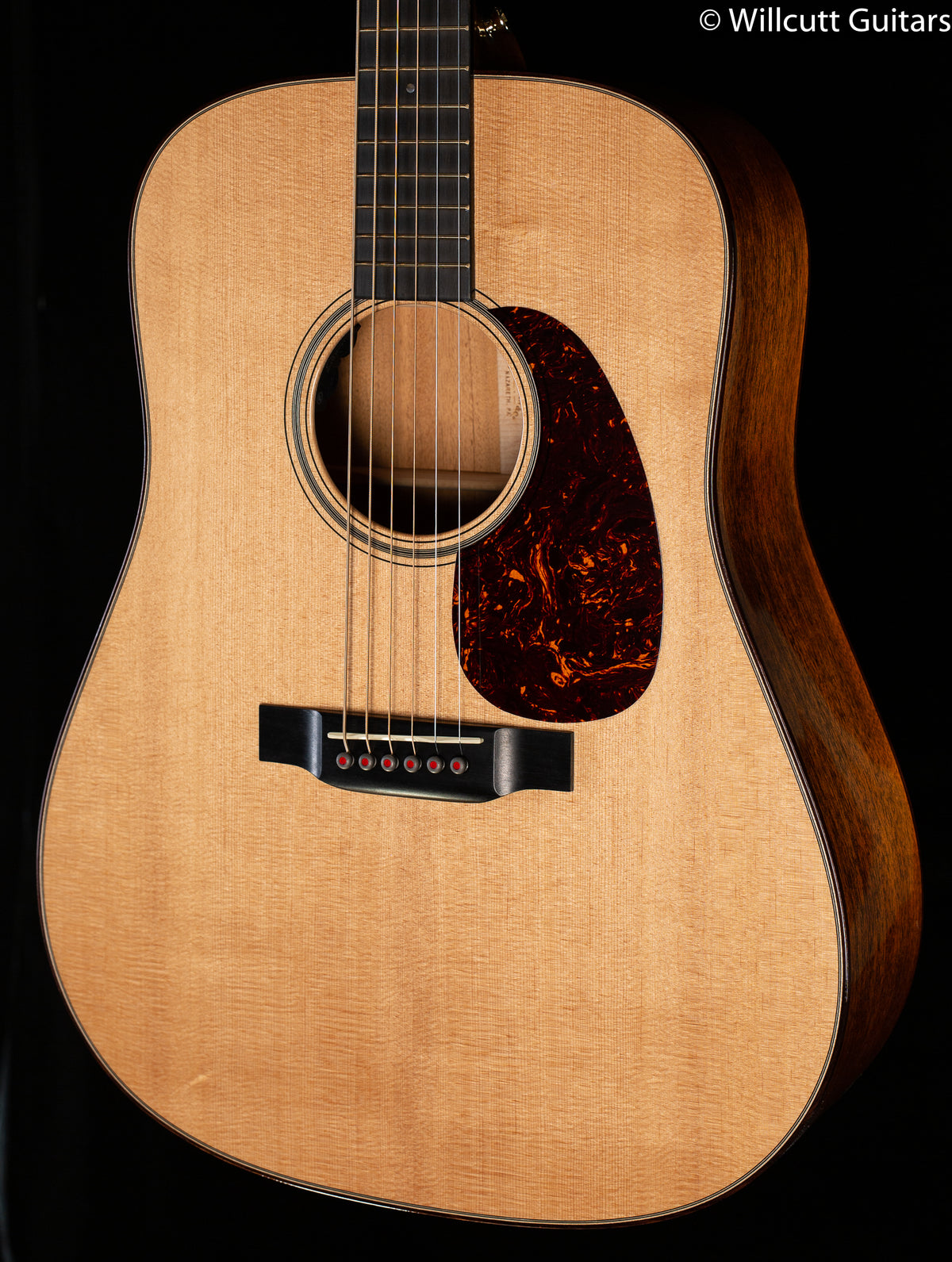 Martin D-18E Modern Deluxe