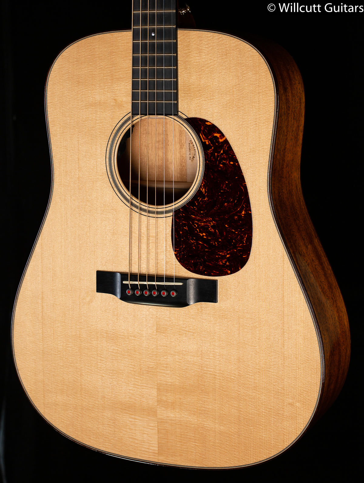 Martin D-18E Modern Deluxe