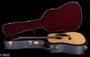 Martin D-28 Modern Deluxe