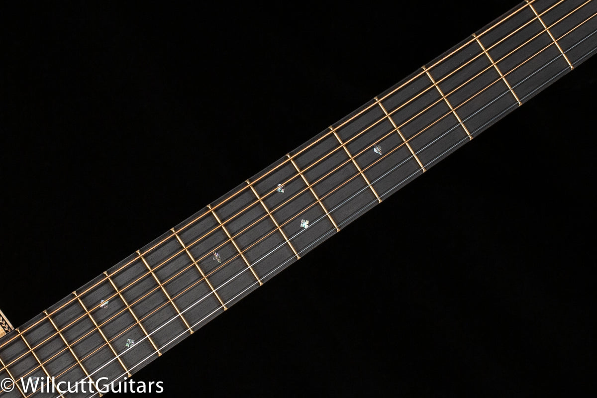 Martin D-28E Modern Deluxe (161)