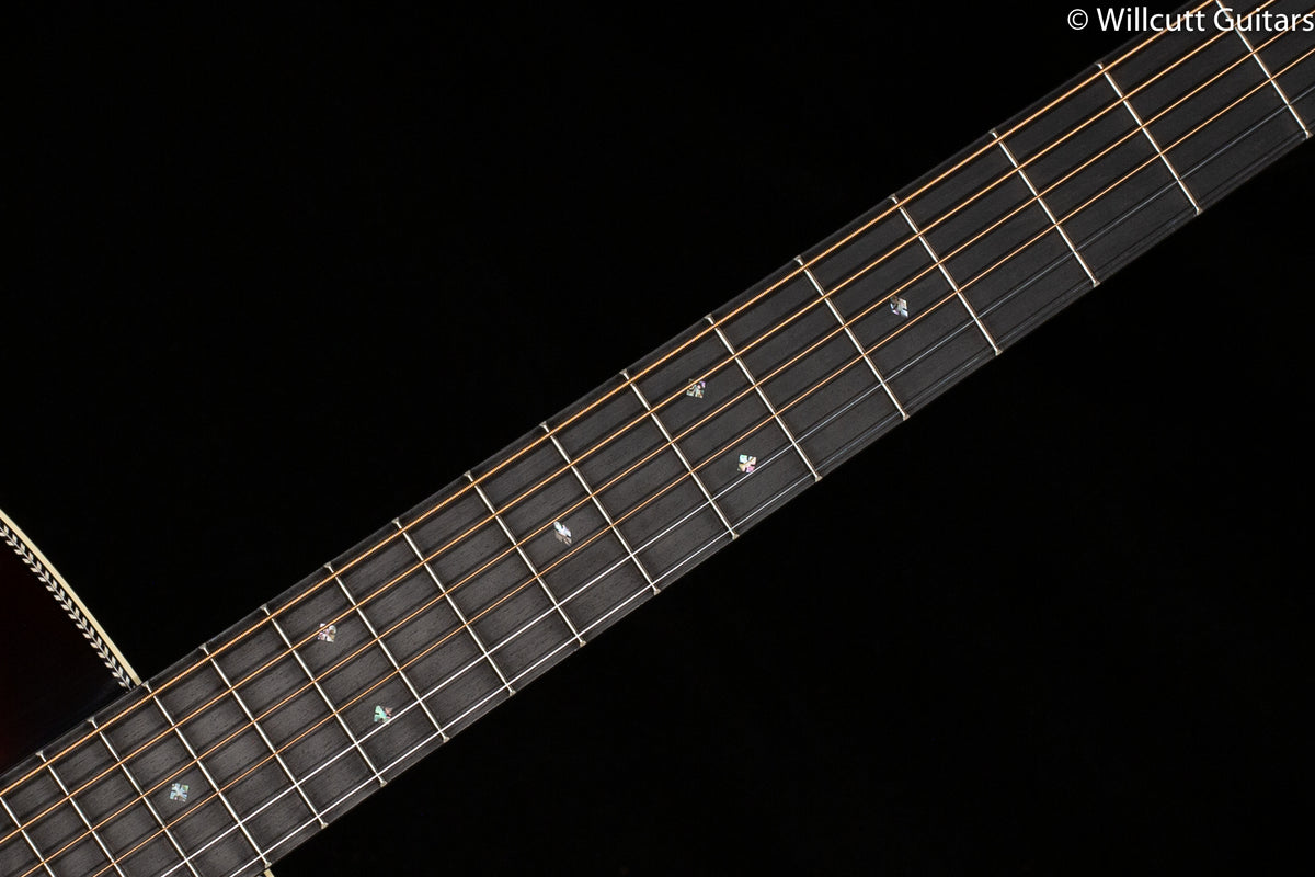 Martin 000-28 Sunburst