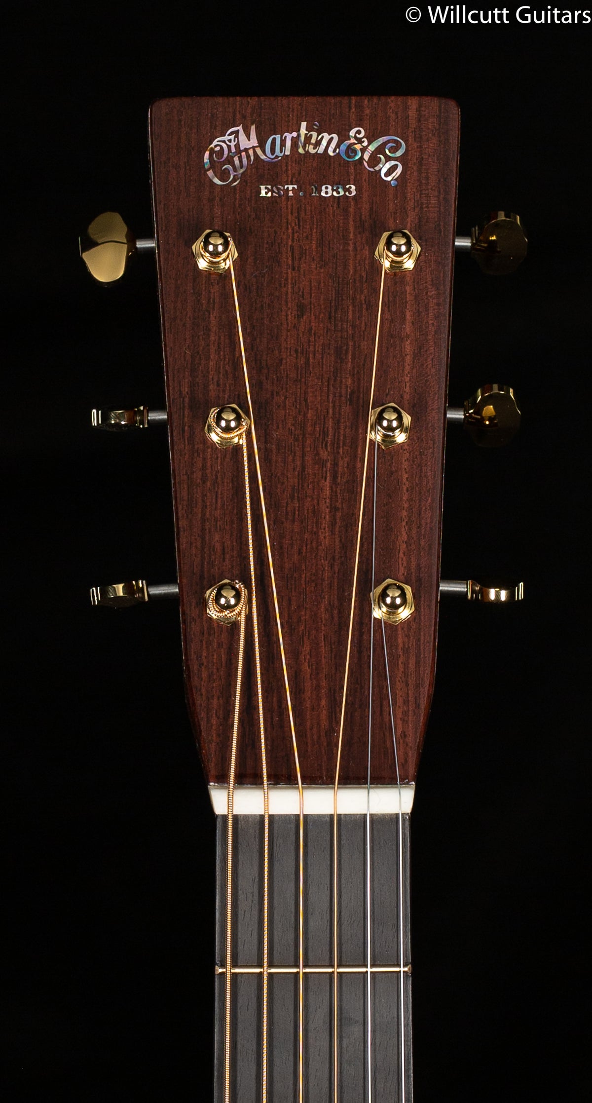 Martin D-28 Modern Deluxe