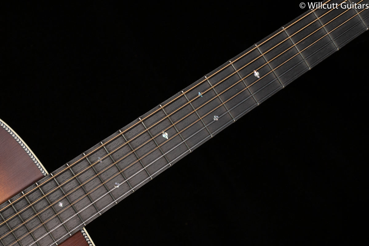 Martin Custom Shop Expert D-28 Authentic 1937 Ambertone