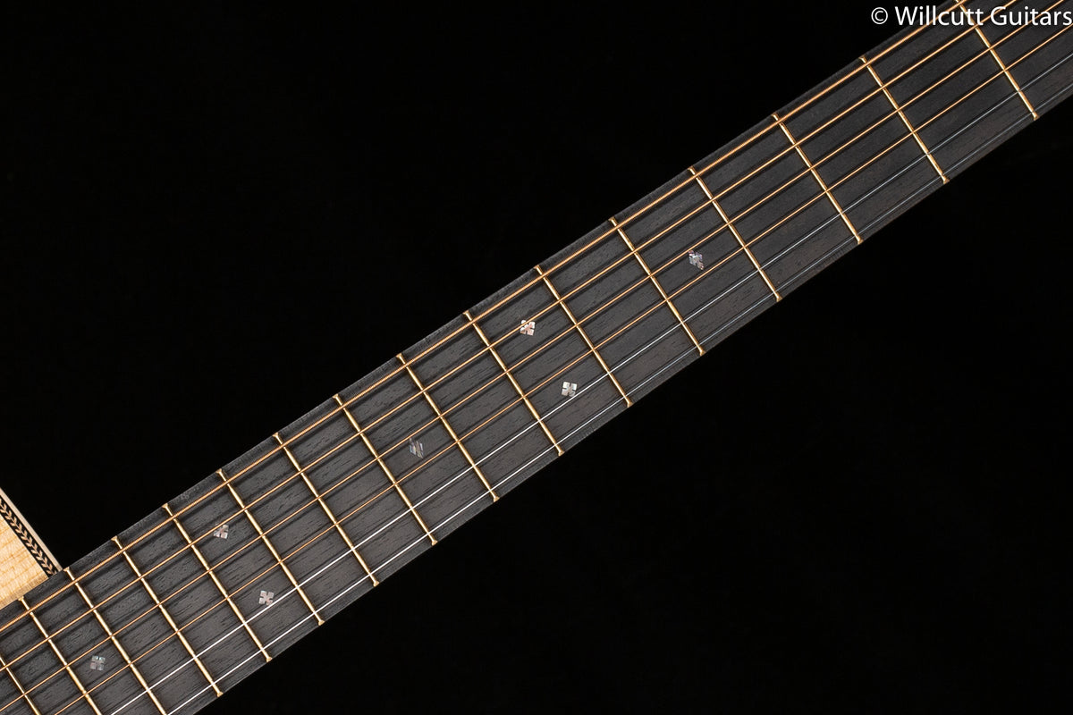 Martin OM-28E Modern Deluxe