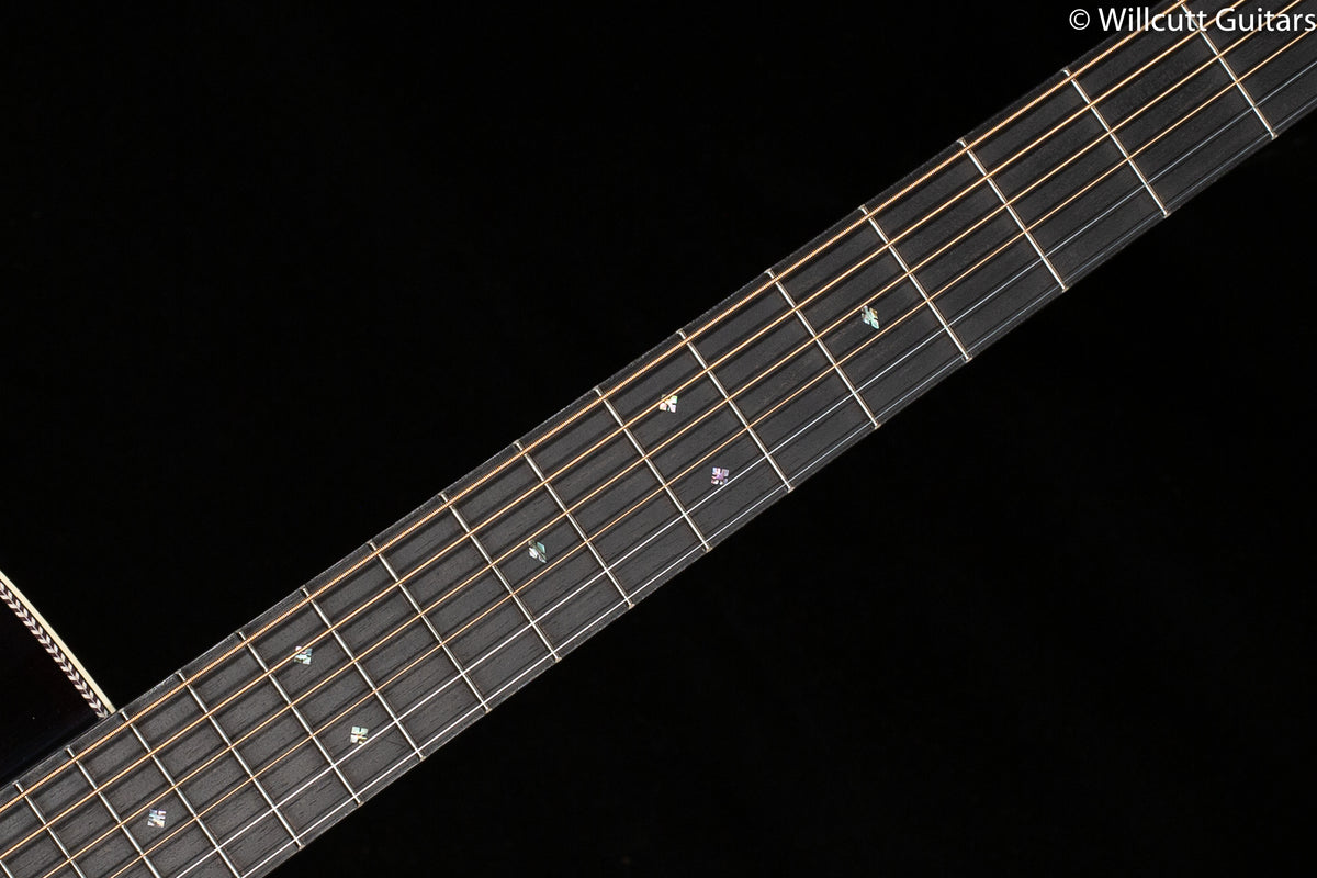 Martin HD-28 Sunburst