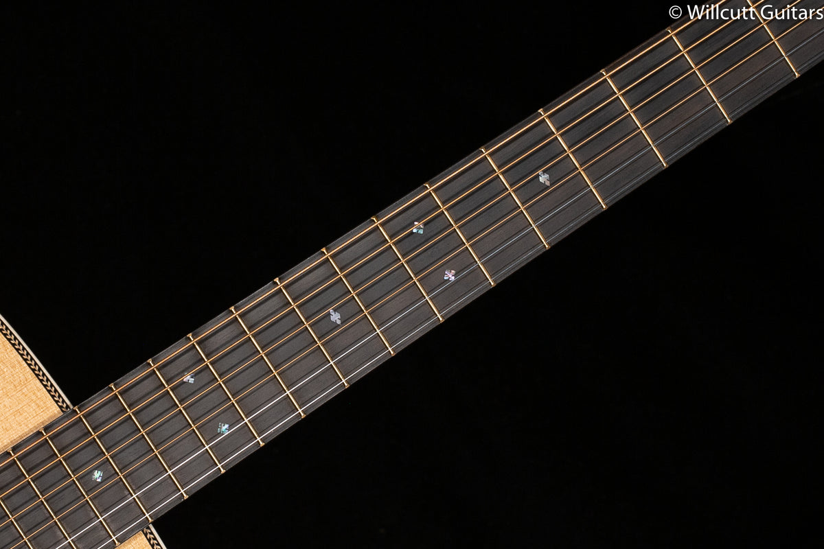 Martin 000-28E Modern Deluxe