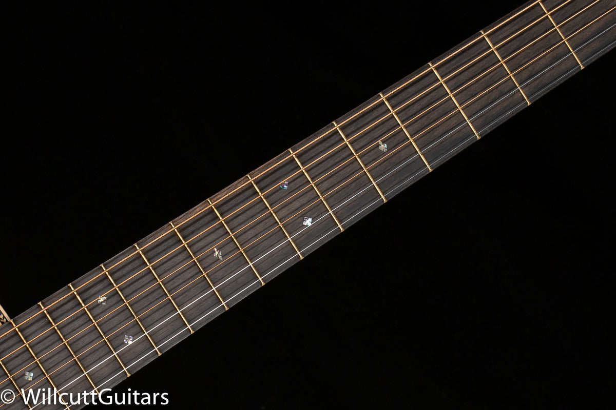 Martin OM-28E Modern Deluxe (097)